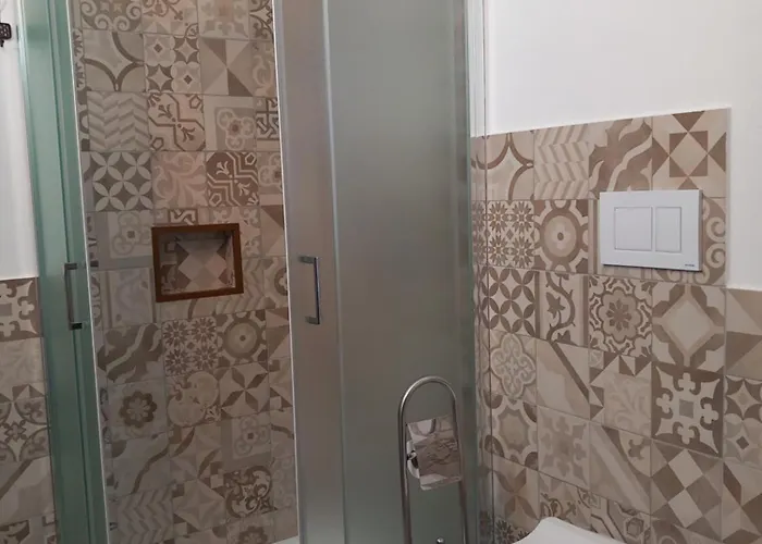 Divina Cuspide Guspini