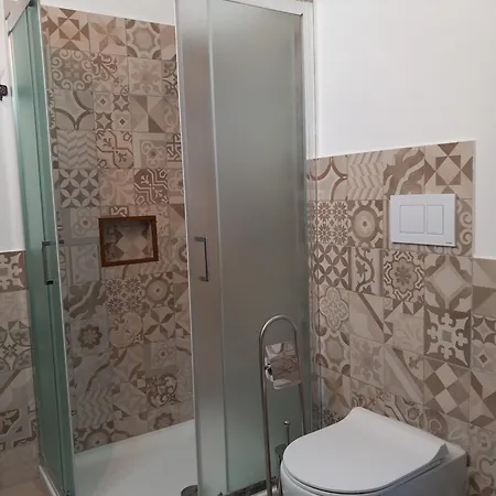 Divina Cuspide Guspini